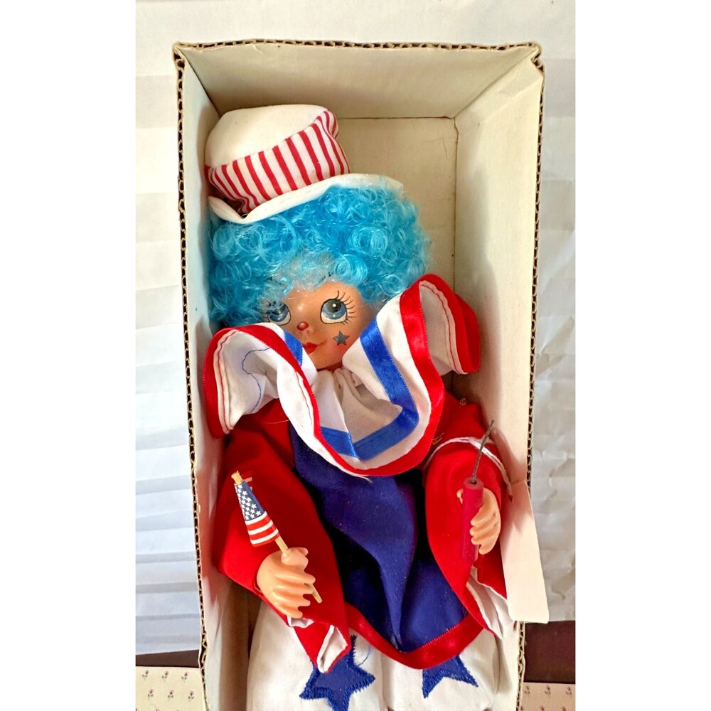 Brinn's Calendar Clown Figurine – July Month Collectible Porcelain Vintage 1980s - Picture 2 of 6
